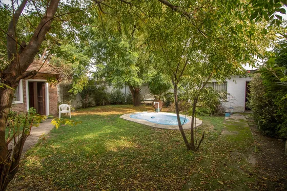 Casa De Dos Dormitorios Con Piscina En Medanos De Solymar