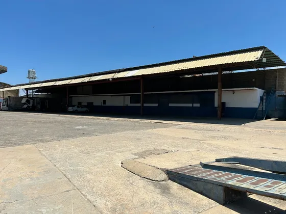 En Aquiler Patio Industrial Ubicado En Los Mesones