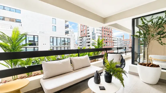 Venta Departamento Remodelado El Golf / 3 Dormitorios
