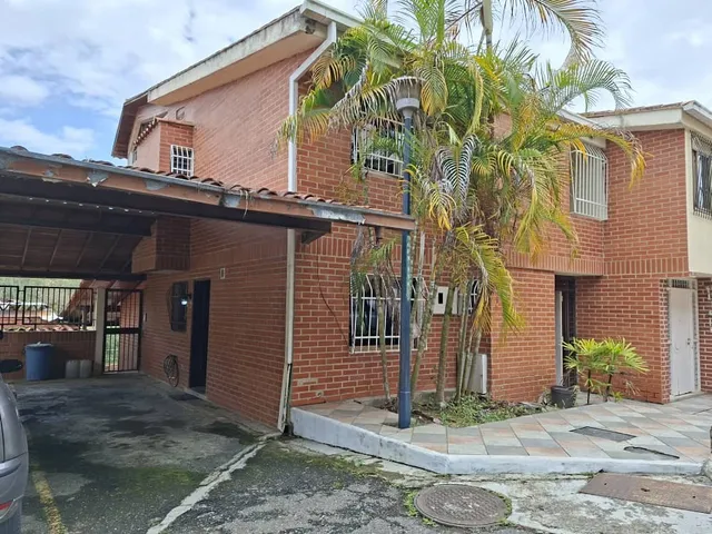 Casa En Venta En La Unión, 5 Niveles De Construcción Con Todas Las Comodidades