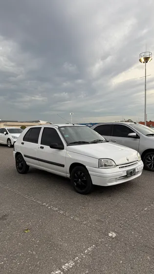 Renault Clio 1.6 Rn Aa