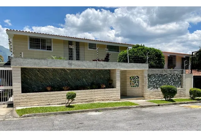 Vendo Casa 300m2 5h/5b/4p Colinas De Los Ruices 4557