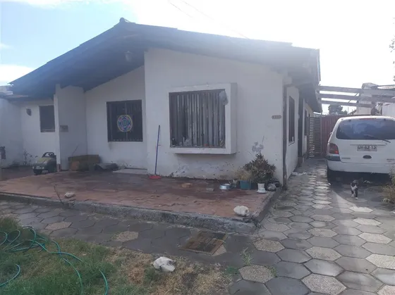 Casa En Venta De 5 Dorm. Para Remodelar En La Cisterna