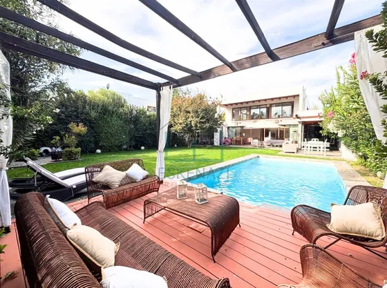 Condominio!! Casa En Venta, Amplios Espacios!! La Dehesa.