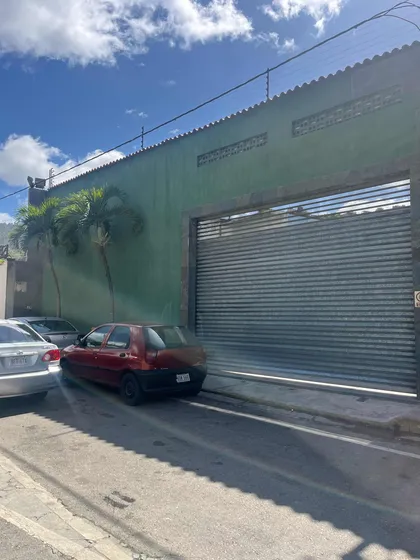 Galpón Alquiler De 900 M2, La Trinidad