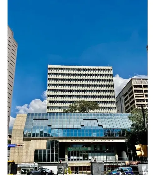 Se Alquila Oficina 243 M2 Mene Grande Altamira
