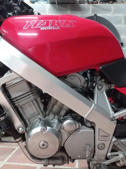 Honda  Hawk Gt 647 