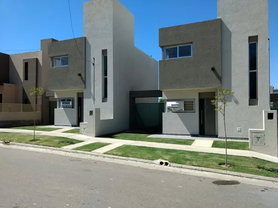 Oportunidad Duplex En Venta En Lomas Del Chateau - Apto Crédito -