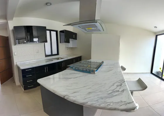 Casa En Fraccionamiento Con Alberca Y Seguridad