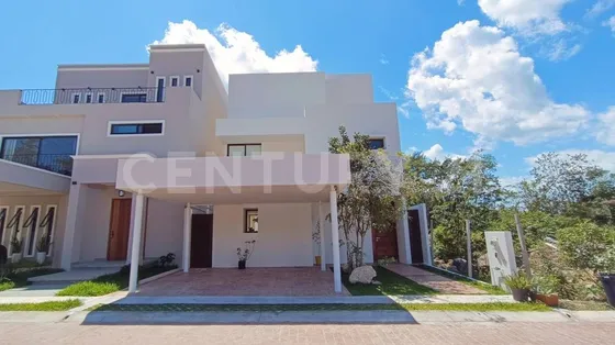 Casa En Venta, Residencial Vía Cumbres, Cancún