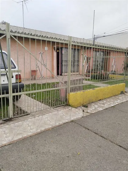 Casa En Venta De 4 Dorm. En Puente Alto