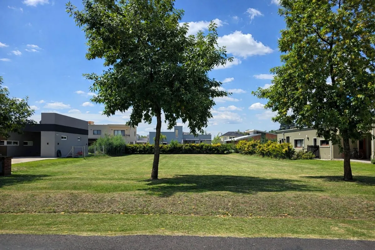 Lot Sale and Exchange: Prados Del Oeste Phase 1, with Approved Project