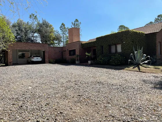 Venta Casa 3 Dormitorios En Villa Allende Golf Sobre Calle Guayaquil