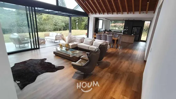Casa En Bosques De Zuñiga. 4 Habitaciones, 470 M², Id: 147916