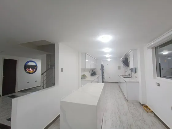 Se Vende 2 Townhouse En 1, Res. Casa Verde San Diego 304m2