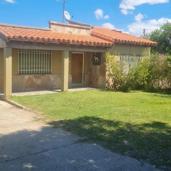 Casa En Venta - 3 Dormitorios 1 Baño - 850mts2 - Tupungato