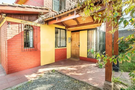 Casa En Venta De 4 Dorm. En La Florida