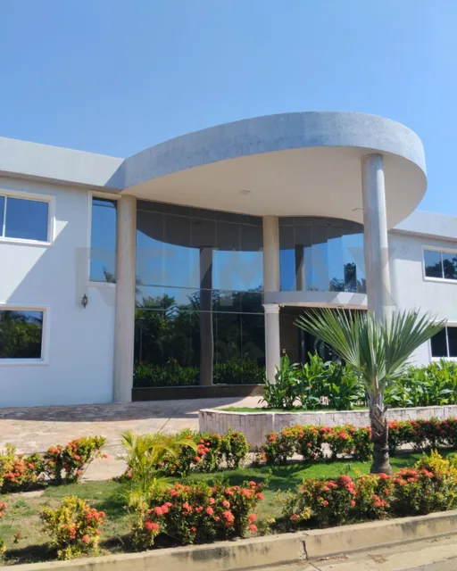 Re/max Líder- Vende Moderna Casa En  Residencias Las Villas-alexis Quinan