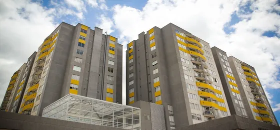 Castilla Central. Ultimo Piso 15, Full Iluminación Natural, Vista Panorámica Hacia El Norte. Libre.