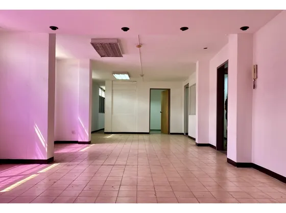 Alquilo Oficina C/ Depósito 110m2 Boleita Sur 8722