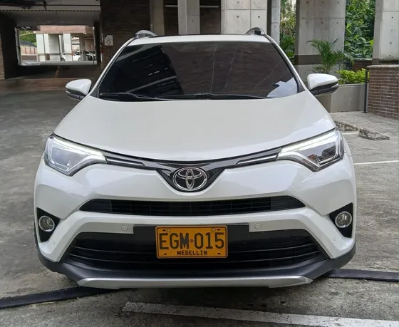 Toyota Rav4 2.0 Street