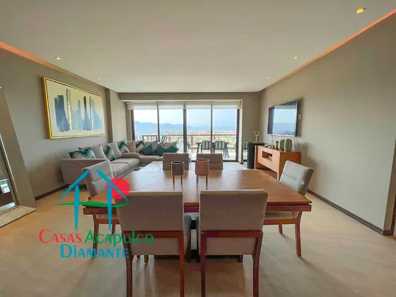 Cad La Isla Emerald F8. Terraza Con Vista A Las Áreas Comunes