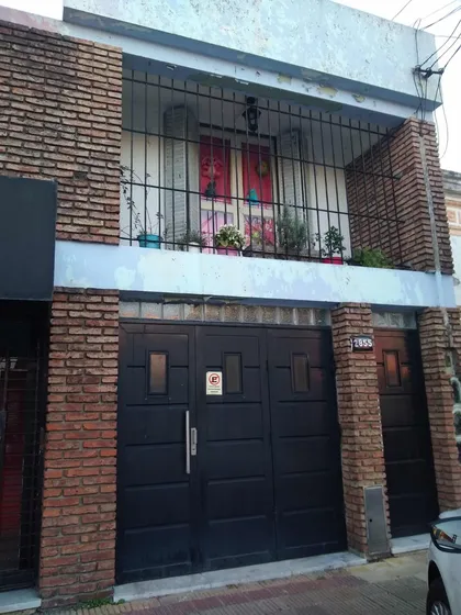 Casa En Alquiler Con Fondo Libre Y Garage