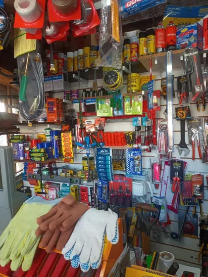 Vendo Ferreteria Cerrada