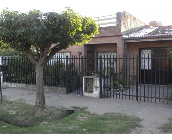 Casa En Venta En  Gregorio De Laferrere
