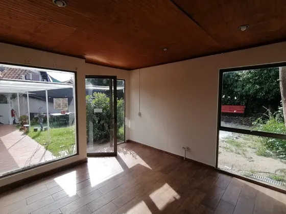 Arriendo Local   Patio Las Brujas La Reina