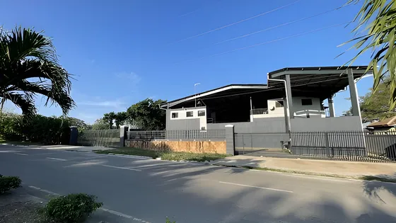 Nave De Venta En La Otra Banda, Santiago