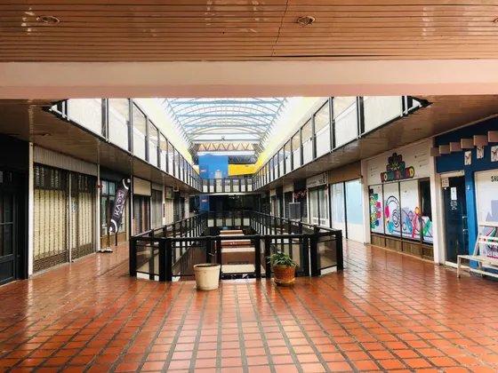 Leandro Araque Inzitu Realtors Ofrece En Venta Oportunidad Única En El Centro Comercial Prebo, Valencia!*   