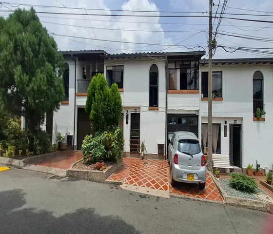 Venta Hermosa Casa  En Envigado Antioquia  Unidad Vallejuelos