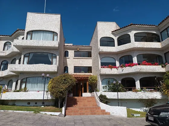 Departamento En Venta De 3 Dorm Más Servicio En La Serena