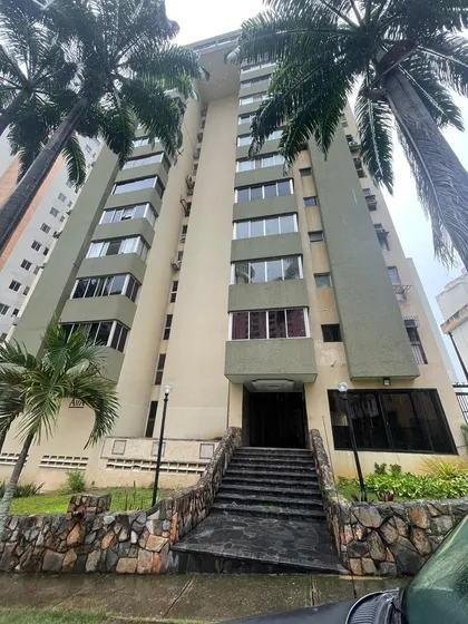 Apartamento En Alquiler El Parral Valencia, Cuenta Con Planta Al 50%, Sin Problema De Agua, Facial Acceso, Cerca De Supermercados, Colegios, Gimnasio, Y Zonas De Interés. Dapo