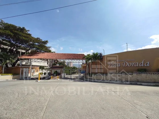 Townhouse En Venta En La Urbanización Vista Dorada Guatire - Estado Miranda 