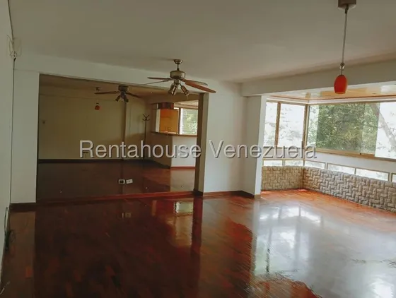 Apartamento Piso Bajo 115m², 3h, 2b, 1p, Mls #25-23991 En Venta En Macaracuay , Acogedor Apto, Con Fresco, Ventilación E Iluminación Natural, Calle Cerrada / Isabel Gómez