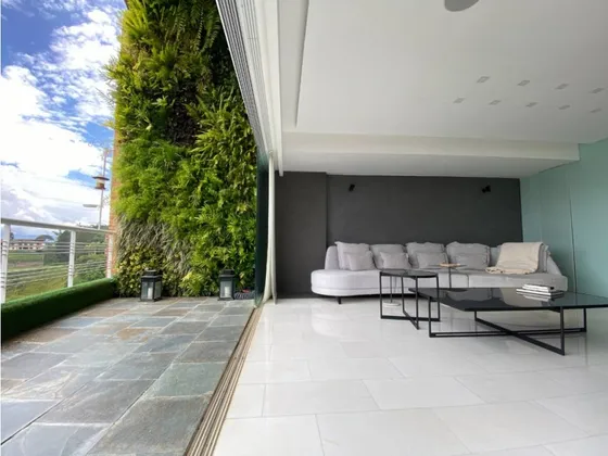 Venta De Apartamento Duplex Remodelado En La Urbanización Alto Hatillo