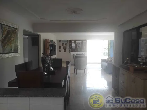 Apartamento Amplio Y Cómodo. Cod. 15740