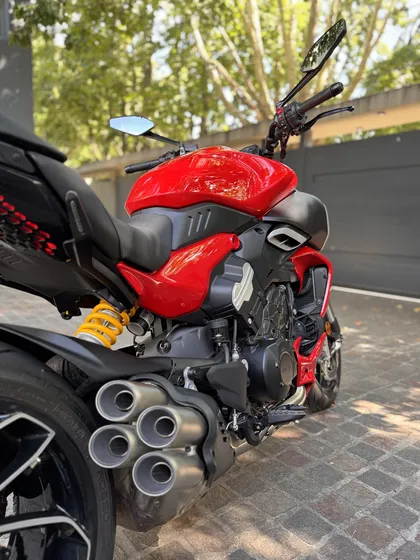 Ducati Diavel V4 Como 0km Con 15 Meses De Garantía Oficial