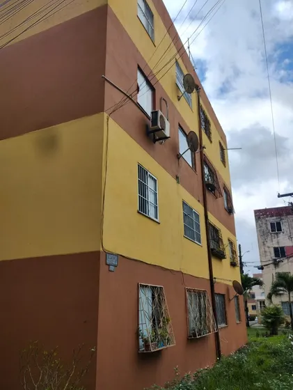 Apartamento 2 Qrts, 3 Andar, Próximos As Faculdades.