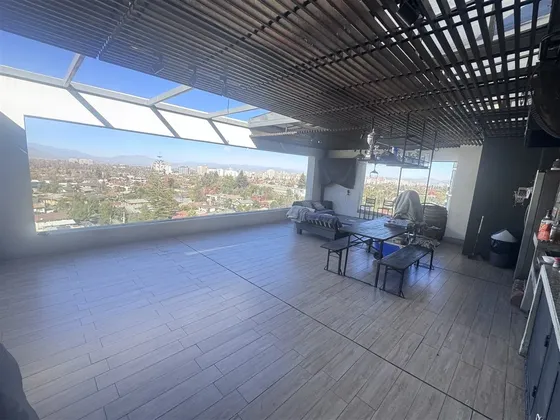 A Pasos De Metro Los Dominicos Con Quincho De 60m2