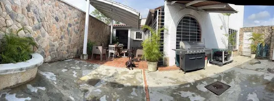 Casa Totalmente Amoblada En Alquiler En Valles De Camoruco (solo Clientes)