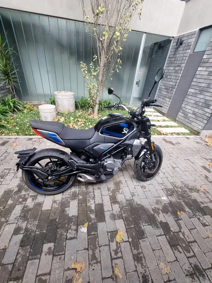 Moto Cf Clx 300. Casi Nueva. Le Quedan 2 Años Y Medio De Gar