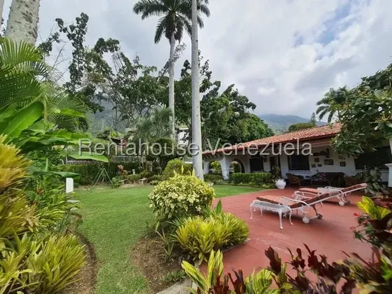 Casa En Venta En Altamira, De Estructura Tradicional, De Primera Calidad, Muy Bien Mantenida Lista Para Habitar Mls #26-20800 Bm