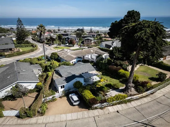 Casa Remodelada Y Amoblada A Cuadras De La Playa