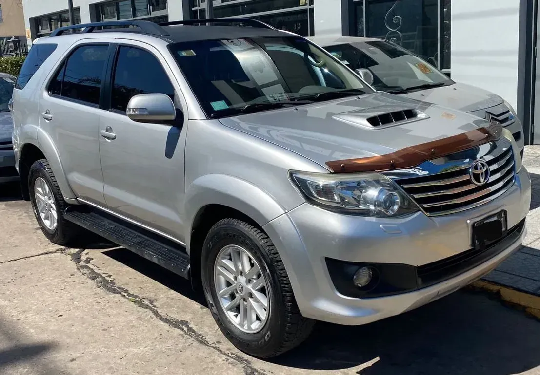Toyota Hilux SW4 3.0 Srv Leather I 171 HP 4x4 4AT