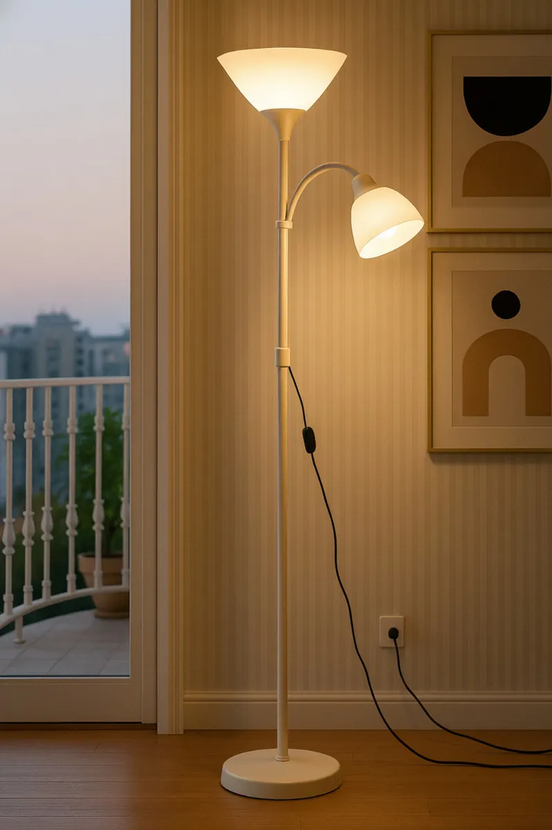 Luminária de Chão Via Flix