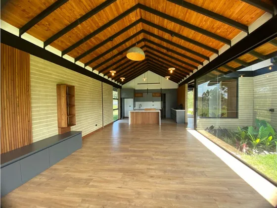 Casa En Arriendo En El Retiro