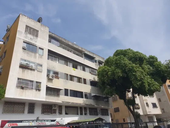 Apartamento En Venta En La Urb Valle Abajo, Munic Libertador
